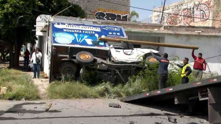Niño Resulta Lesionado en Accidente Volcadura en el Centro de Torreón