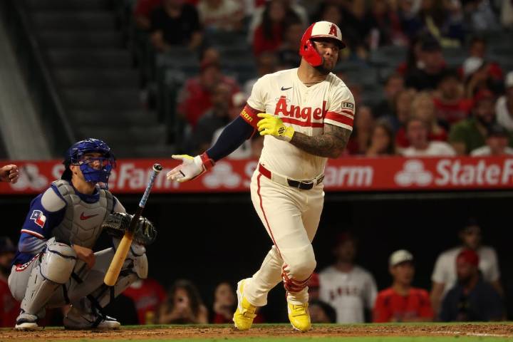 Deadspin | Angels' Yoan Moncada out, taking U.S. citizenship test