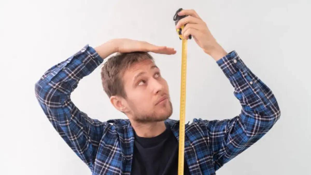 Por qué los hombres de baja estatura suelen ser menos saludables, según la psicología