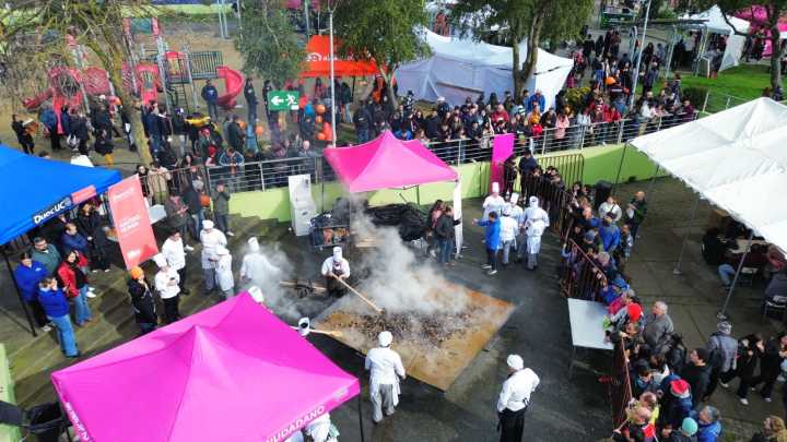 Lirquén bate récord con el Cholgüazo más grande de Chile y da el primer paso hacia el Guinness World Records 2026