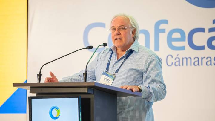 Julián Domínguez, presidente de Confecámaras, saldría de ese cargo