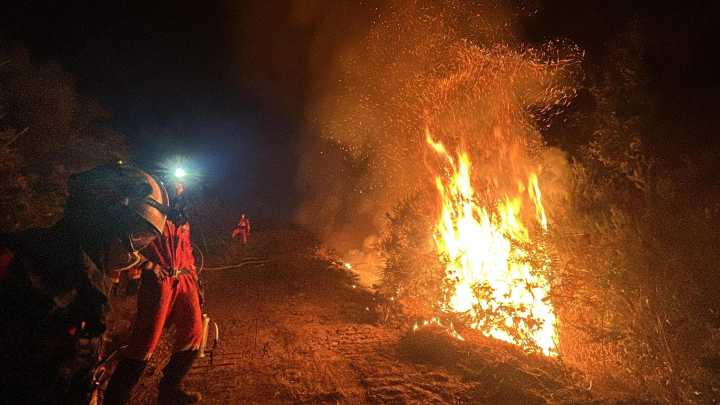 Las llamas siguen avanzando en Galicia: 18 grandes incendios sin apagar arrasan más de 40.000 hectáreas
