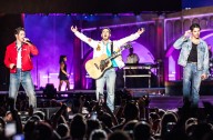 Country music star surprises as Jonas Brothers big guest at Detroit concert