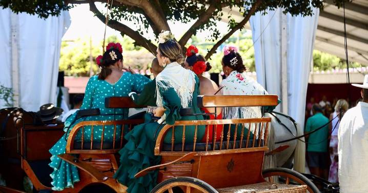 El ambiente festivo en el Real de la Feria de Málaga de este miércoles, en imágenes