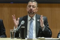 El presidente de Costa Rica denuncia un "intento de golpe de Estado judicial" para investigarlo por corrupción