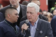 Álvaro Uribe rinde homenaje a Miguel Uribe Turbay