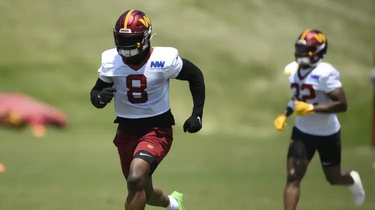 49ers suman a Brian Robinson para reforzar su corr...