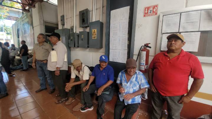 Campesinos protestan por impago y exigen precios justos