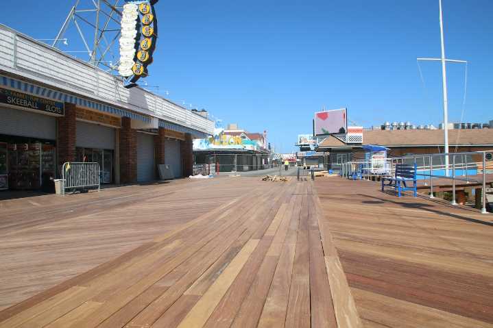 Boardwalk bomb threat made near Jersey Shore pizzeria under fire for alleged Nazi stickers