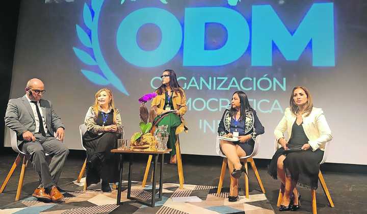 En la VIII Cumbre mundial: Celia Rivas recibe galardón como Líder ODM 2025