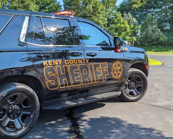 1 in custody after nearly 5-hour standoff near Grand Rapids