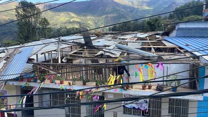 Piura: Fuertes vientos causan apagón y daños en casas de Huancabamba