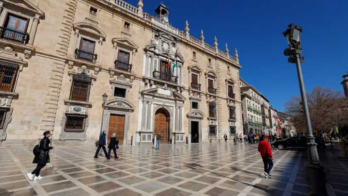Se enfrenta a cuatro años de cárcel tras ser sorprendido con diez pastillas de MDMA junto a una discoteca en Granada
