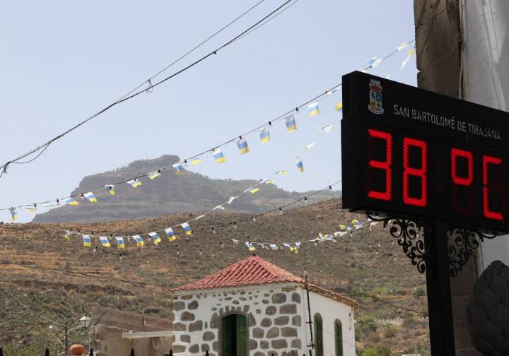 El incremento de la calima complica la ola de calor que sufre Canarias