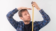 Por qué los hombres de baja estatura suelen ser menos saludables, según la psicología