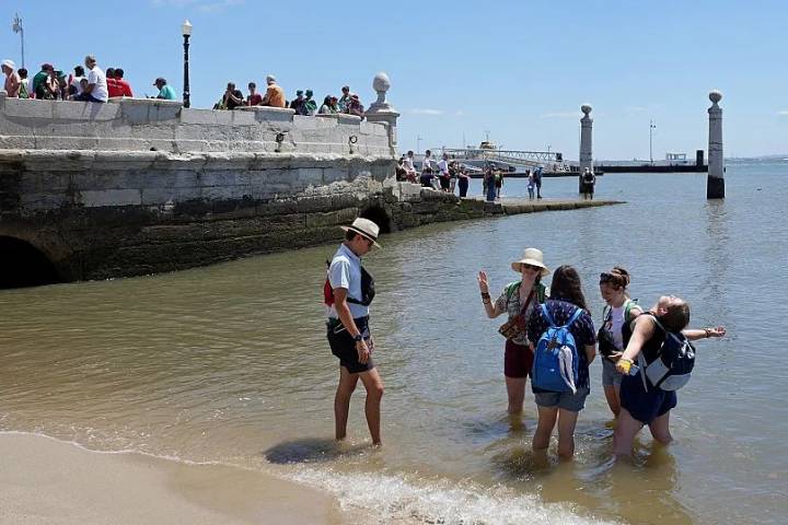 Extreme heat linked to more than 1,300 deaths in Portugal in 20 consecutive days