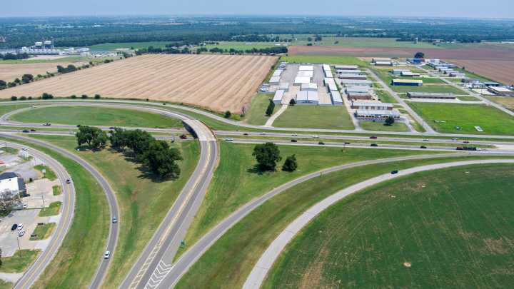 Turnpike officials, critics debate whether to battle property acquisitions