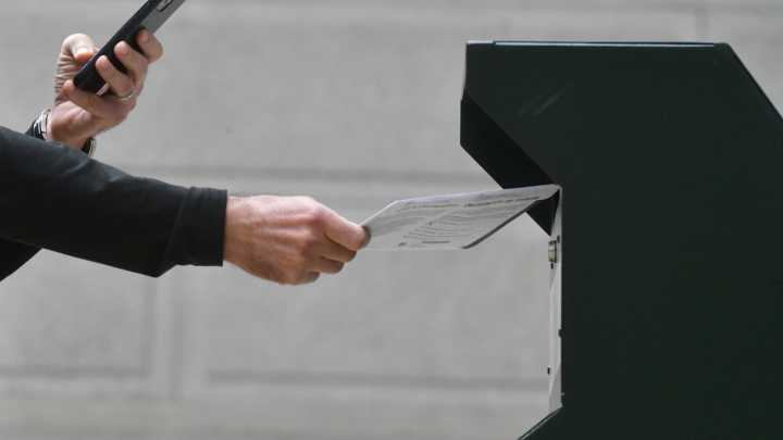 Trump wants to stop states from voting by mail and using voting machines