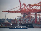 Tariffs push Canada's current account deficit to record