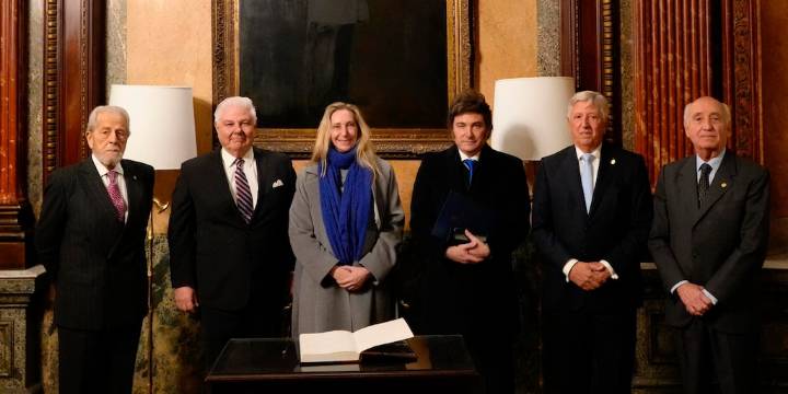 Círculo rojo: acuerdos de último momento en el cierre de listas, inquietud en la Iglesia y negociaciones tras el 7S