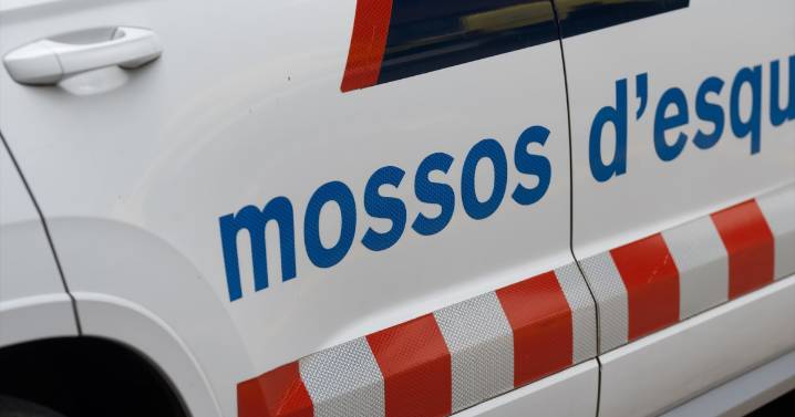 Un choque entre una furgoneta y un coche deja dos muertos y un herido grave en Vilanova i la Geltrú (Barcelona)