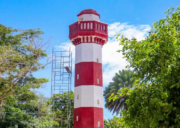 Alcaldía de Mariño supervisa avances en la recuperación del Faro de La Puntilla