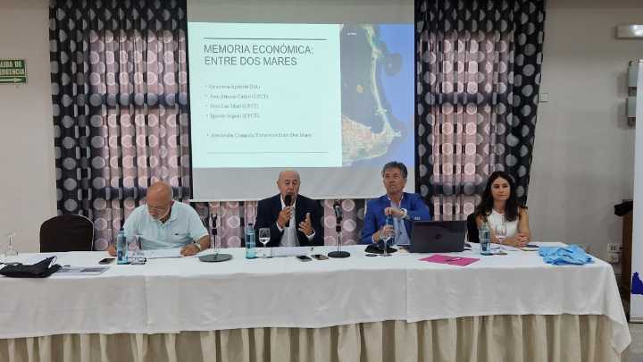 Mar Menor | 'Entre Dos Mares' presenta la viabilidad de un ayuntamiento para La Manga: "Se puede lograr"