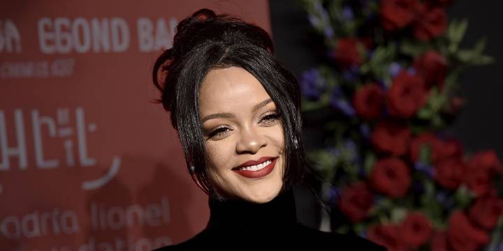 'Cotton Candy? Cupcake?': Pregnant Rihanna's New Outfit Sparks a Stir