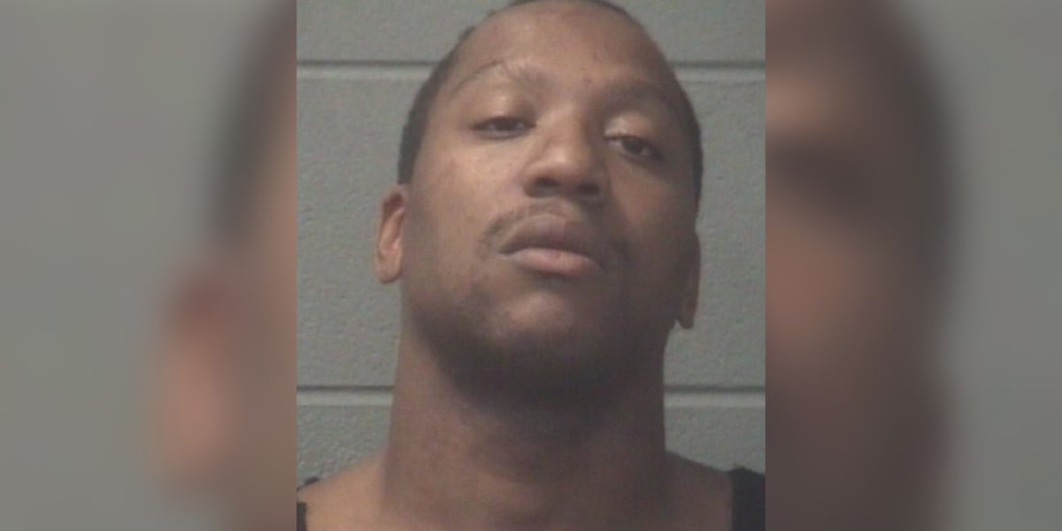 WARRANTS: Jacksonville man charged with assaulting pregnant girlfriend and young child