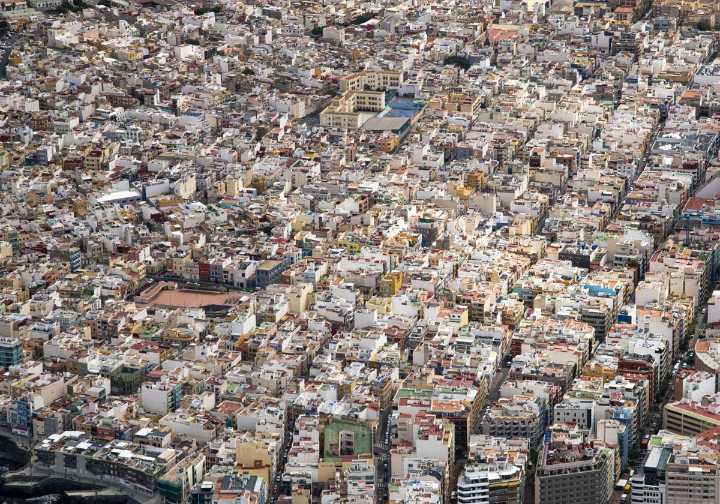 Comprar una casa de 60m2 en Canarias cuesta hoy 15.000 euros más que en 2024