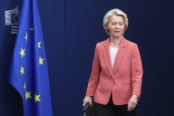 Bruselas activa las concesiones que prometió a Trump para que rebaje los aranceles al 15% a los automóviles desde el 1 de agosto
