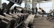 Detenido un hombre por grabar a una mujer desnuda en el vestuario de un centro deportivo de Granada