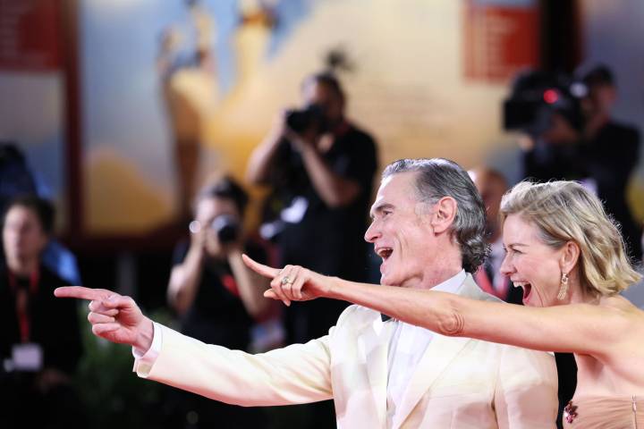 Everyone Seems to Be Having a Blast at the “Jay Kelly” Premiere and Photocall