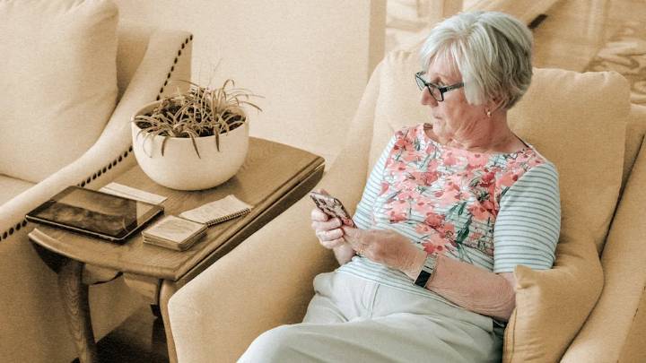 This con is robbing seniors blind