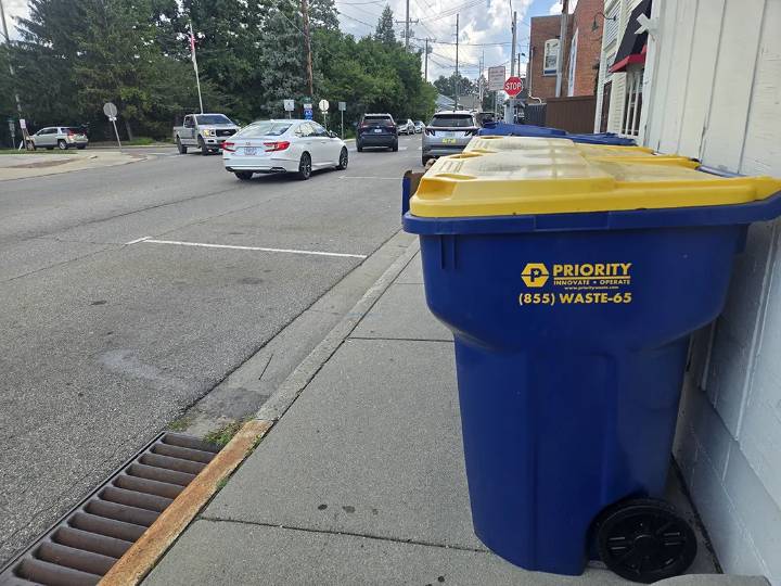 Zionsville extends Priority Waste contract to 2029