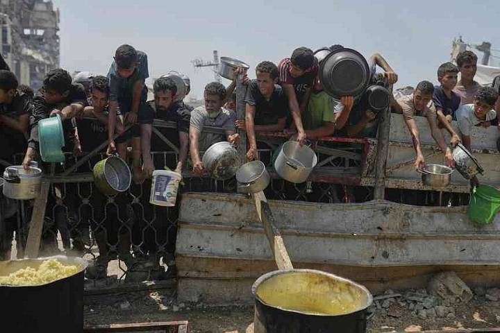 Israel plans relocation of Palestinians