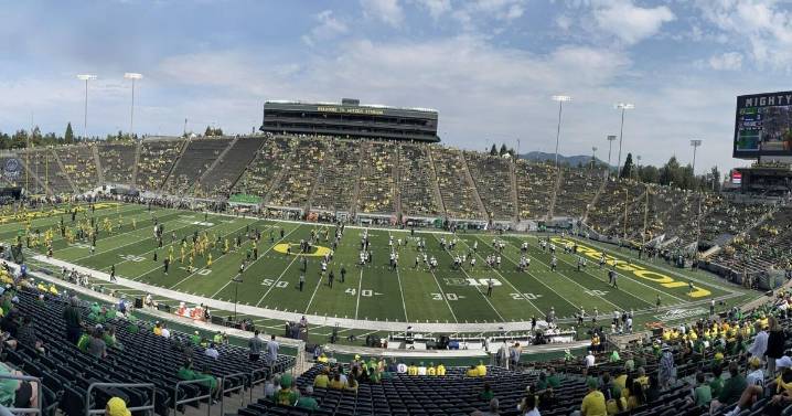 Live updates: No. 2 Montana State Bobcats open at FBS No. 7 Oregon Ducks