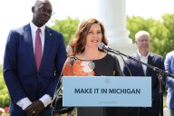 Whitmer anuncia apoyo estatal para la construcción de 171 apartamentos en Grand Rapids