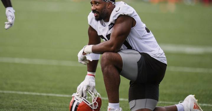 Myles Garrett avoids speeding ticket questions, focuses on Browns defense