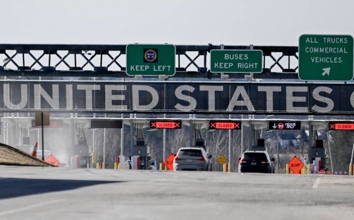 Alleged smugglers arrested at Quebec-U.S. border to have bail hearing next week