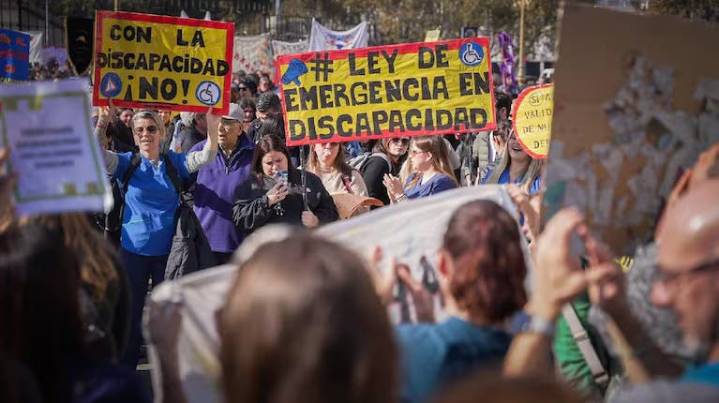 Aumento a jubilados y emergencia en discapacidad: el impacto fiscal si Diputados revierte los vetos