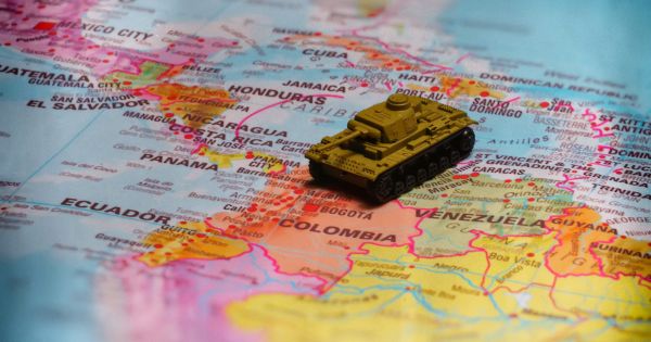 ¿La Tercera Guerra Mundial empieza en Latinoamérica? Esta superpotencia se enfrenta al ejército más temido de Sudamérica