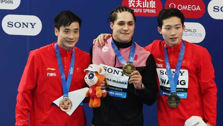 Osmar Olvera se proclama campeón mundial en trampolín de 3m en Singapur