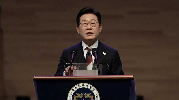 South Korea's Lee announces plan to restore military pact with North Korea