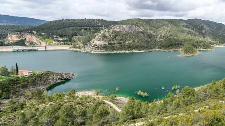 Sacedón exige a la CHT asumir el mantenimiento de parcelas aledañas a Entrepeñas