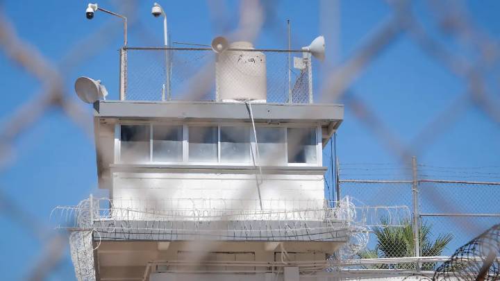 Detienen a cuatro en Navolato; aseguran armamento, equipo táctico y droga en operativos en Navolato