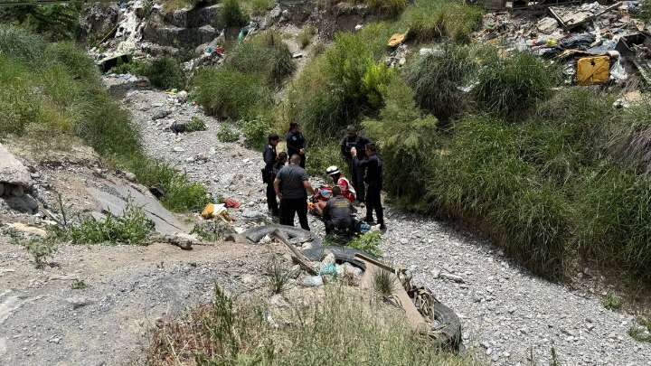 Joven se debate entre la vida y la muerte al ser encontrado inconsciente en arroyo en Saltillo; tenía gusanos en la cara
