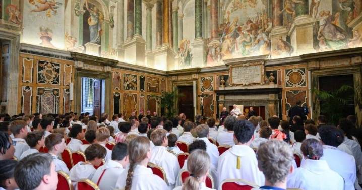 «La celebración de la misa salva al mundo hoy», dice el papa León XIV