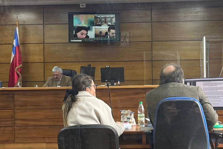 Madre que sustrajo a hija recién nacida del hospital de Coronel es formalizada por desacato y tráfico de drogas: quedó en prisión preventiva