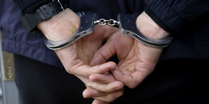 Homeowner actually charged with assault after fighting alleged intruder — and furious observers are blasting Canadian cops